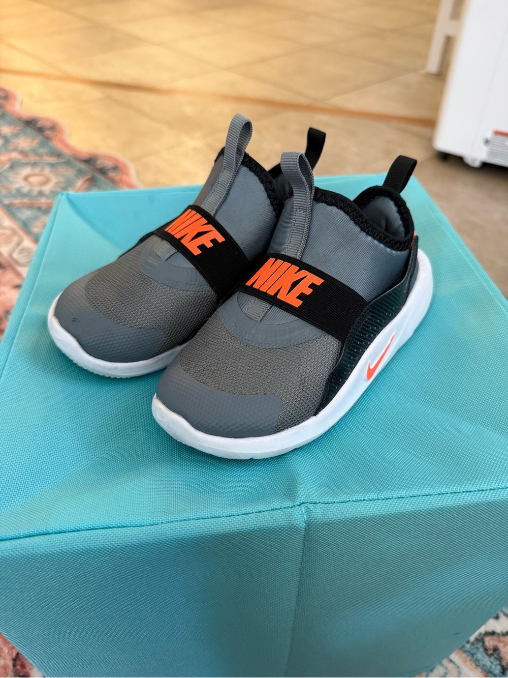 Toddler size 10C Nike flex runner shoes